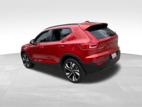Used 2023 Volvo XC40 B5 Ultimate w/ Protection Package Premier image 4