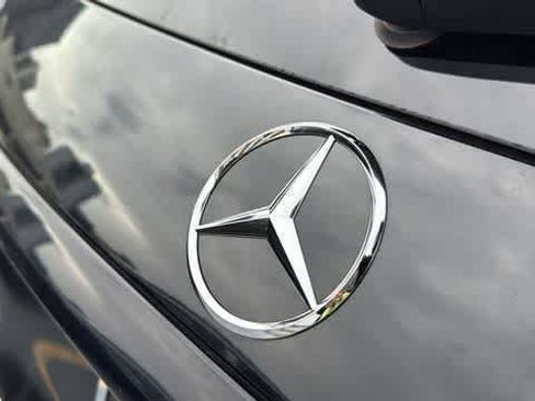 Used 2025 Mercedes-Benz GLC 350e 4MATIC image 7