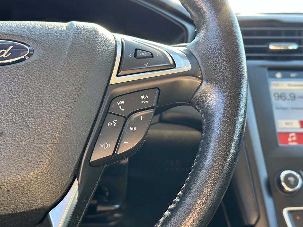 Used 2018 Ford Fusion SE w/ Equipment Group 201A FWD image 10
