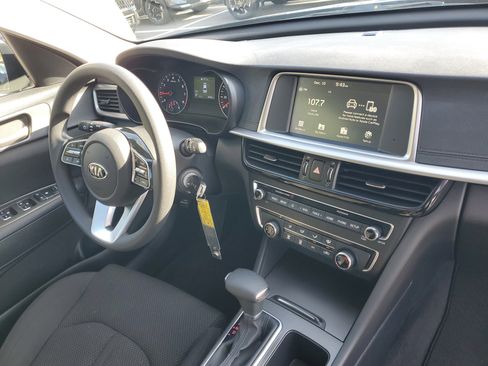 Certified 2020 Kia Optima LX image 8