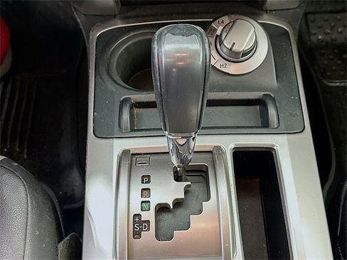 Used 2017 Toyota 4Runner SR5 Premium image 16