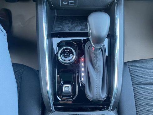 Used 2025 GMC Canyon Elevation w/ Convenience Package image 23