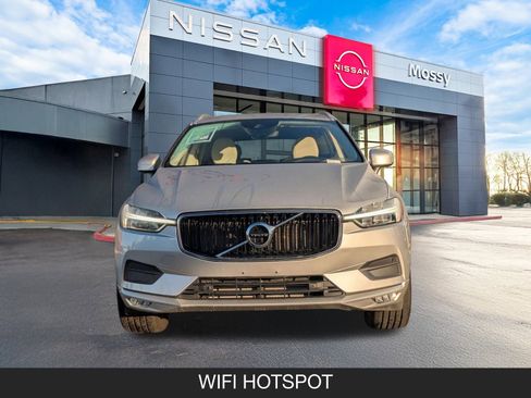 Used 2021 Volvo XC60 T5 Momentum image 4