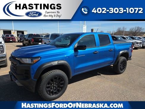 Used 2023 Chevrolet Colorado Trail Boss w/ Advanced Trailering Package AWD/4WD image 1
