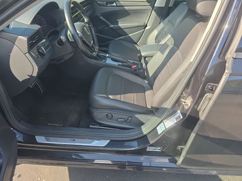 Used 2020 Volkswagen Passat 2.0T R-Line image 5