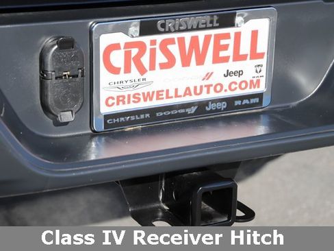 Used 2023 Jeep Gladiator Sport image 7