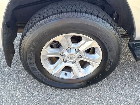 Used 2022 Toyota 4Runner SR5 Premium image 30