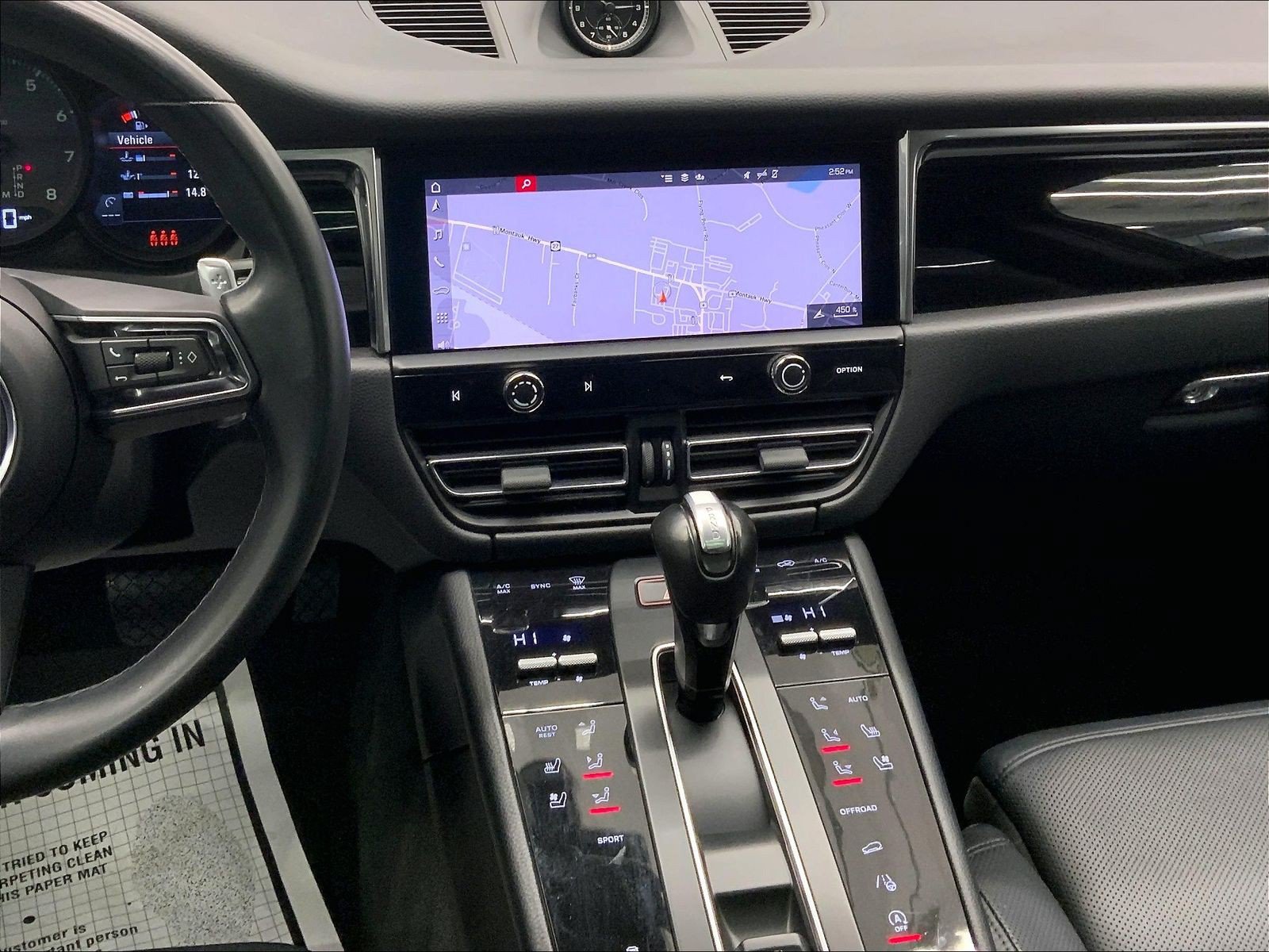 Certified 2023 Porsche Macan AWD/4WD image 16
