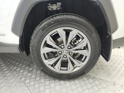 Certified 2024 Toyota RAV4 XLE Premium image 21