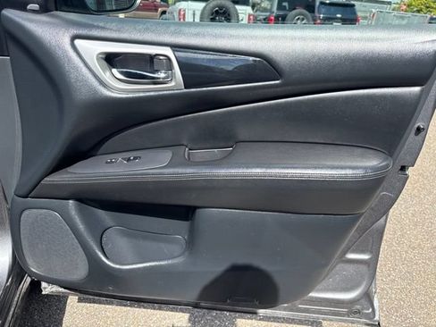 Used 2020 Nissan Pathfinder SV AWD/4WD image 30