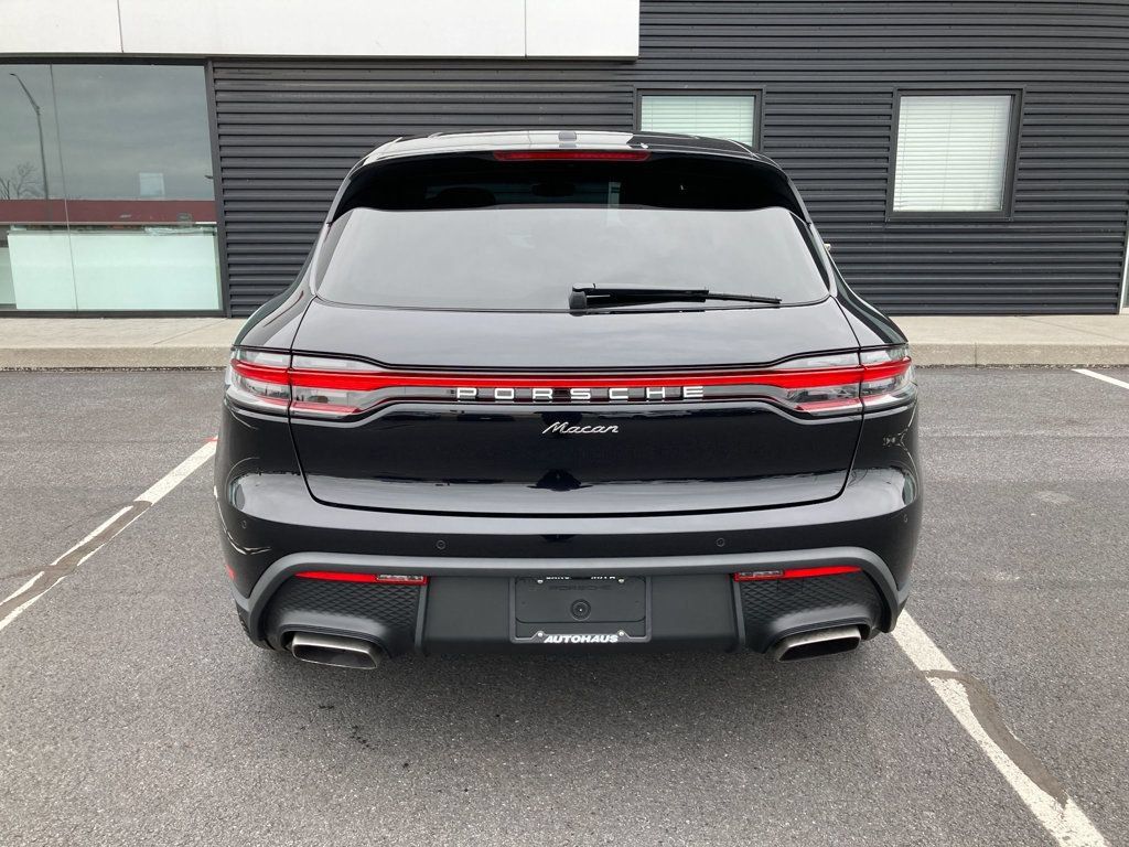 Used 2025 Porsche Macan AWD/4WD image 6