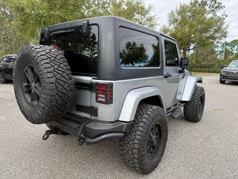 Used 2017 Jeep Wrangler Sahara image 11