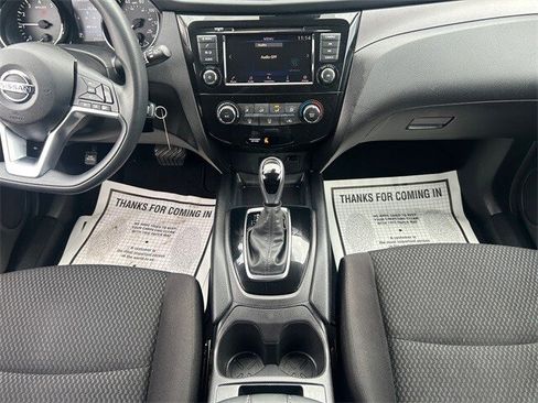 Used 2020 Nissan Rogue Sport S image 11