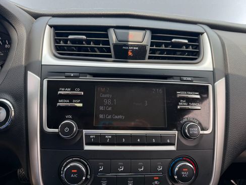 Used 2017 Nissan Altima 2.5 SR w/ Midnight Edition Package FWD image 14