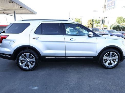 Used 2018 Ford Explorer Limited image 7