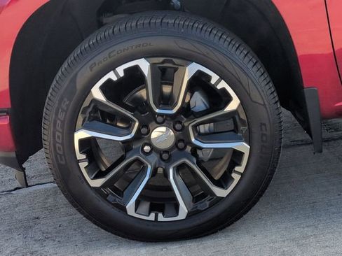 Used 2022 Chevrolet Silverado 1500 RST w/ Convenience Package II image 11