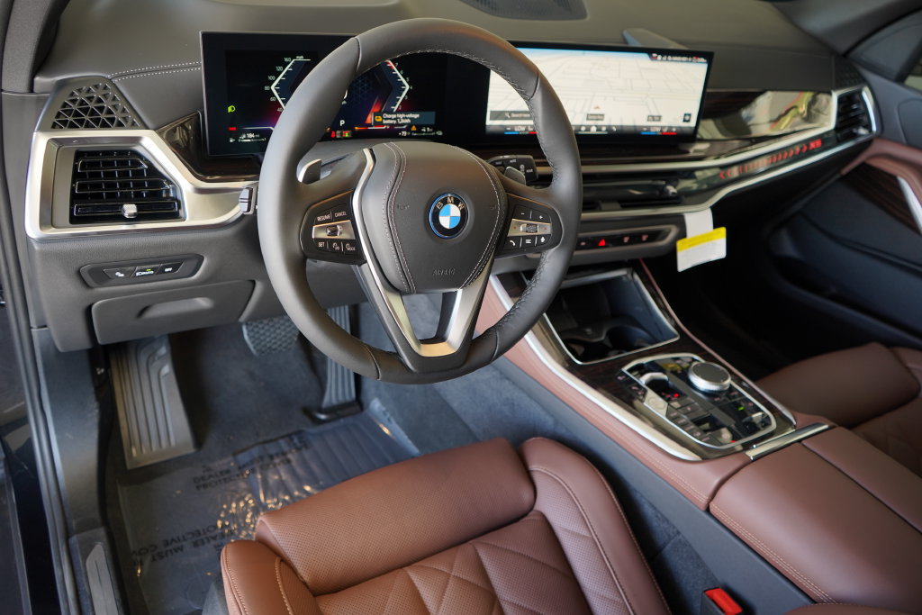 Used 2026 BMW X5 xDrive50e w/ Parking Assistance Package AWD/4WD image 13