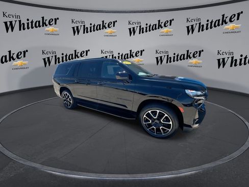 Used 2023 Chevrolet Suburban RST AWD/4WD image 2