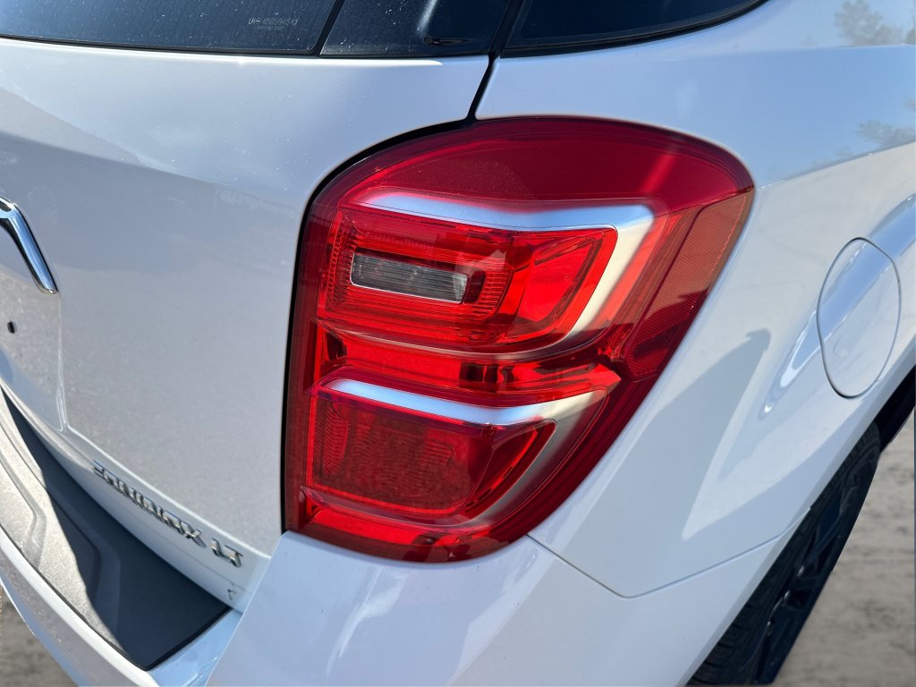 Used 2017 Chevrolet Equinox LT FWD image 21