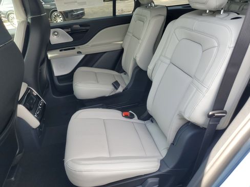 New 2026 Lincoln Aviator Reserve AWD/4WD image 26