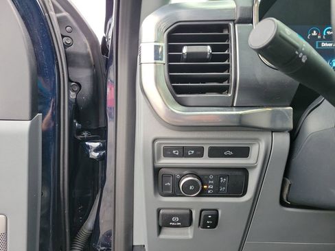 Certified 2022 Ford F150 Lariat w/ Equipment Group 502A High image 21