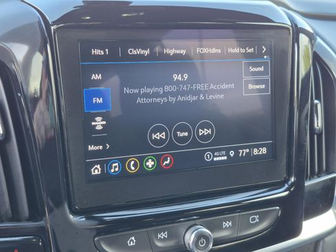 Used 2023 Chevrolet Traverse LT FWD image 27