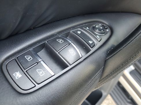 Used 2021 Nissan Armada SV image 15