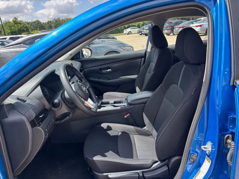 Used 2025 Nissan Sentra SV FWD image 24