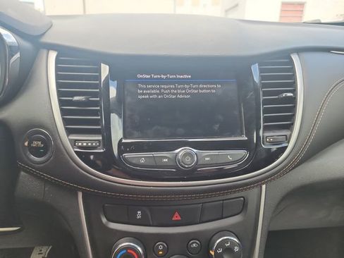Used 2021 Chevrolet Trax LT w/ Driver Confidence Package FWD image 24