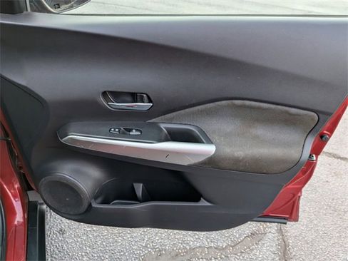 Used 2020 Nissan Kicks SV image 32