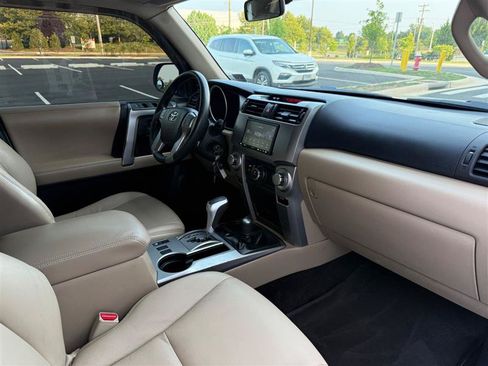 Used 2011 Toyota 4Runner SR5 AWD/4WD image 35