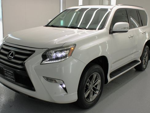 Used 2017 Lexus GX 460 Premium image 4