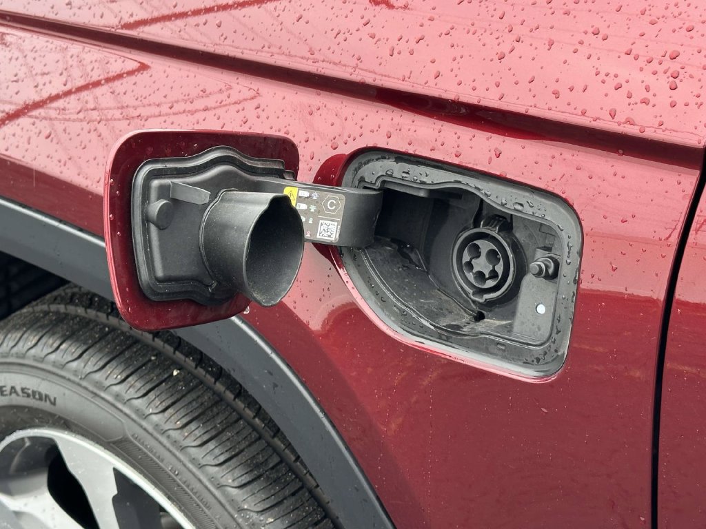 Used 2023 Jeep Grand Cherokee 4WD 4xe image 10