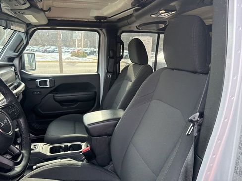 Used 2023 Jeep Wrangler Unlimited w/ Cold Weather Group image 11