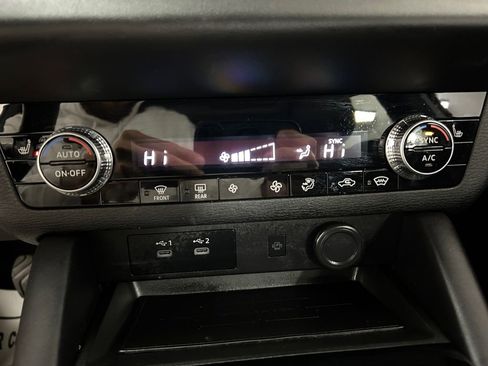 Used 2025 Mitsubishi Outlander SE image 30