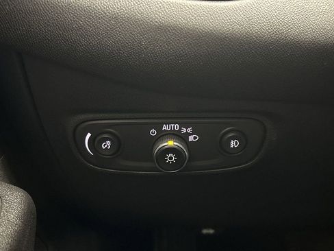 Used 2020 Chevrolet Equinox LT w/ Driver Convenience Package image 45