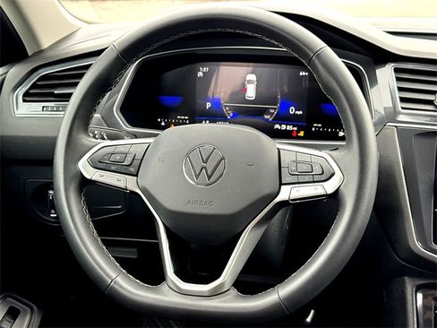 Certified 2024 Volkswagen Tiguan SE image 30