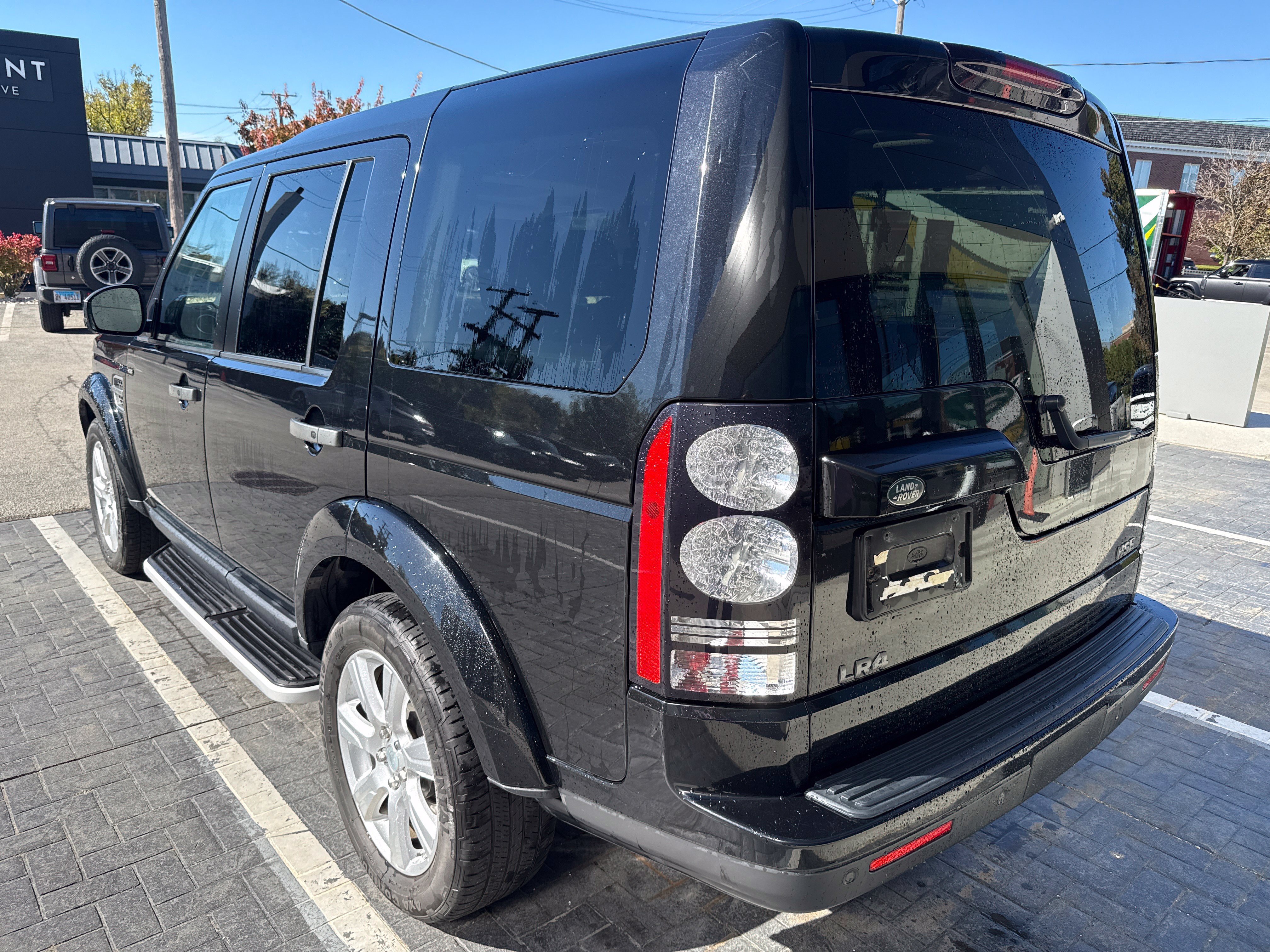 Used 2016 Land Rover LR4 HSE AWD/4WD image 3