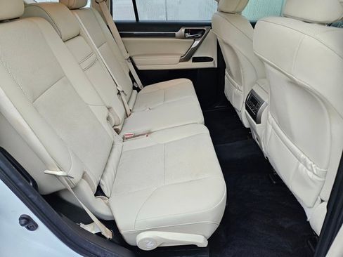 Used 2020 Lexus GX 460 Premium w/ Premium Package AWD/4WD image 22