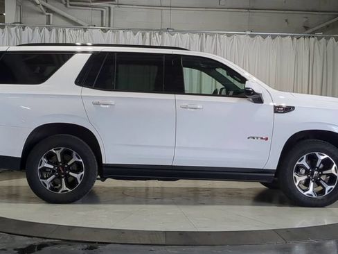Used 2025 GMC Yukon AT4 w/ AT4 Premium Package AWD/4WD image 11