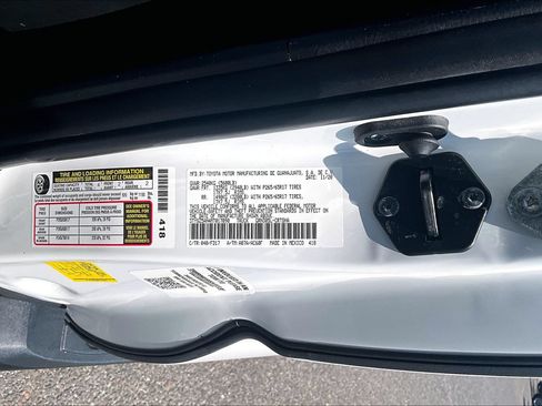 Used 2021 Toyota Tacoma TRD Sport AWD/4WD image 30