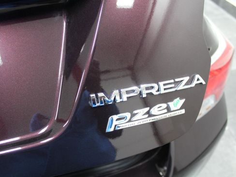 Used 2012 Subaru Impreza 2.0i Premium w/ All-Weather Pkg AWD/4WD image 26