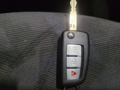 Used 2015 Nissan Rogue S AWD/4WD image 32
