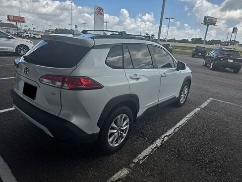 Used 2022 Toyota Corolla Cross LE image 4