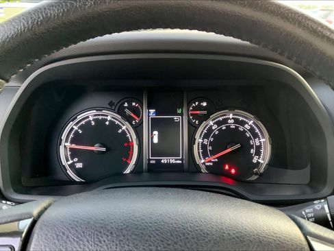 Used 2023 Toyota 4Runner TRD Off-Road Premium w/ Moonroof Package AWD/4WD image 25