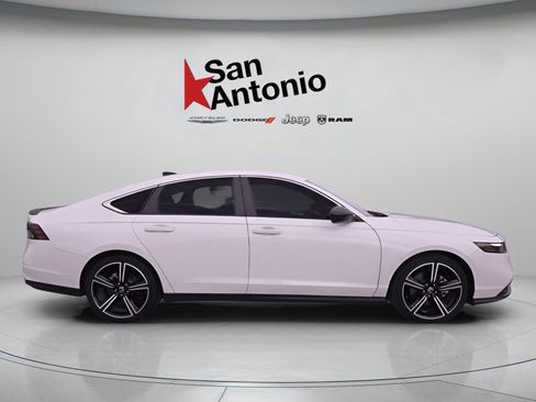 Used 2023 Honda Accord Sport image 9
