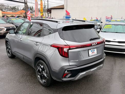 Used 2025 Kia Seltos S image 5