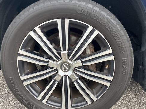 Used 2019 Lexus LX 570 4WD w/ Luxury Package image 11