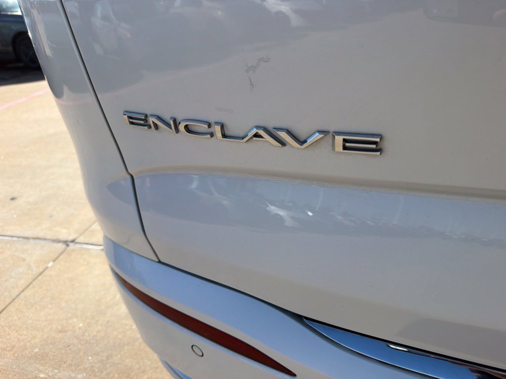 Used 2022 Buick Enclave Avenir w/ Avenir Technology Package FWD image 10