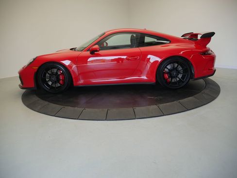 Certified 2018 Porsche 911 GT3 RWD image 2